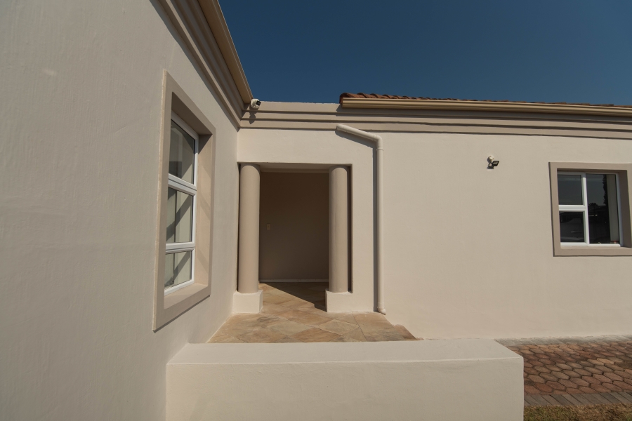 4 Bedroom Property for Sale in Summerstrand Eastern Cape